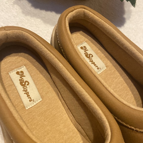 MY PILLOW MY SLIPPERS Size 9W Slippers - Picture 5 of 10